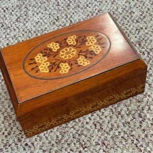 Wooden Jewelry Box with Floral Inlay Design & Removable Tray
